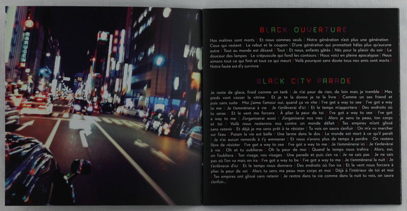 Fichier:Livret 2 2DP Black city parade.jpg