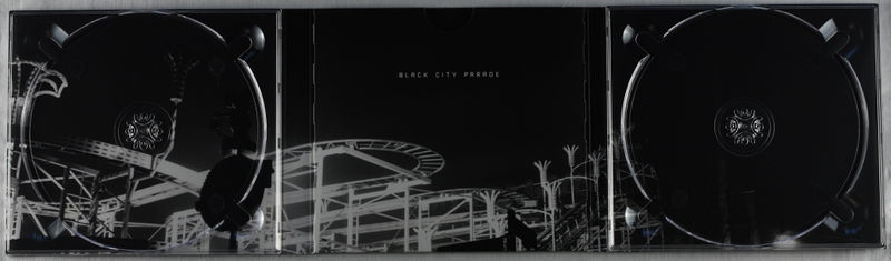 Fichier:Pochette intérieur 2DP Black city parade.jpg