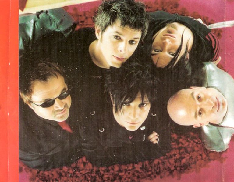 Fichier:Indochina - Essenciales (compilation non officiel) 2CD - MX - (Elektra Music 4566-5669-2) - Inside.jpg